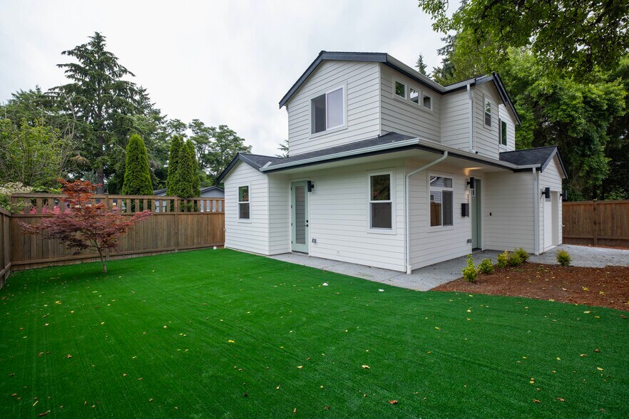Building Photo - 11518 16th Ave NE