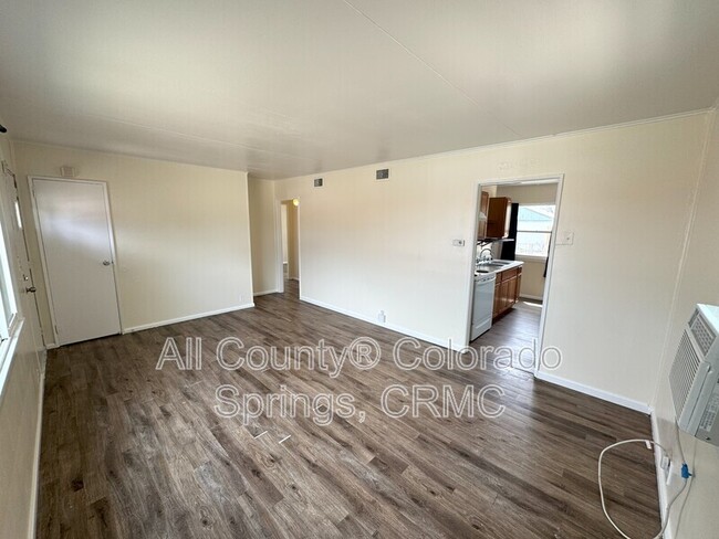 Building Photo - 607 Brookshire Ave