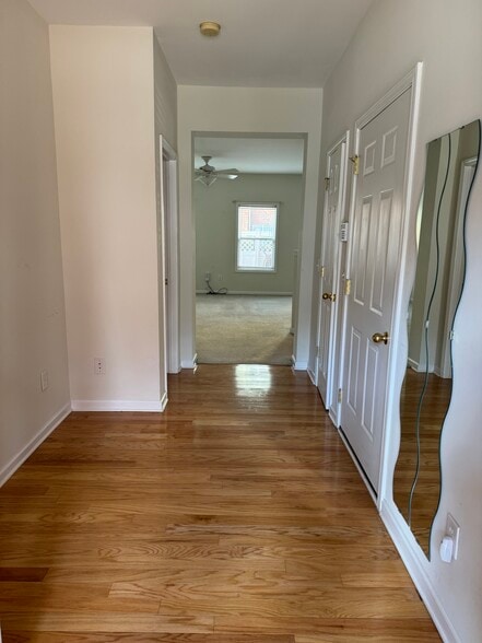 Main Entry - 1833 Willow Branch Ln
