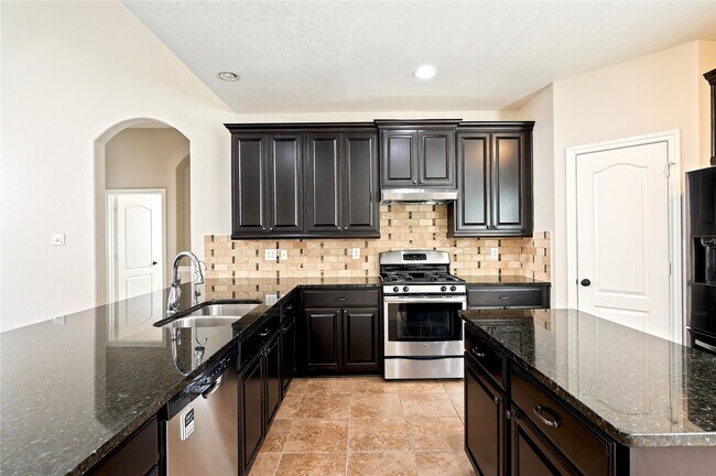 Building Photo - 6526 Hunters Creek Ln