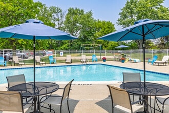 Building Photo - Fairway Club Apartments
