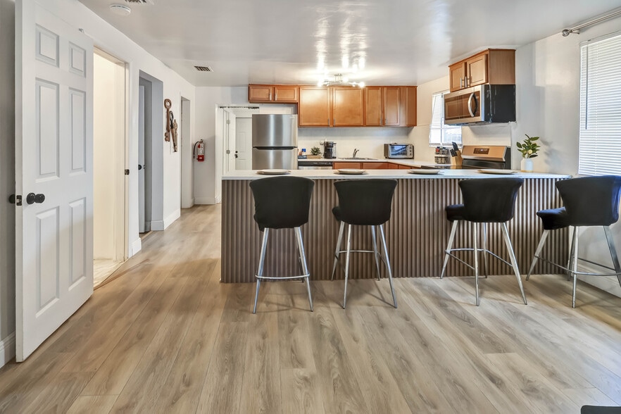 Kitchen Island - 313 NW 1st Ave