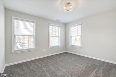 Building Photo - 2702 Stanton Rd SE