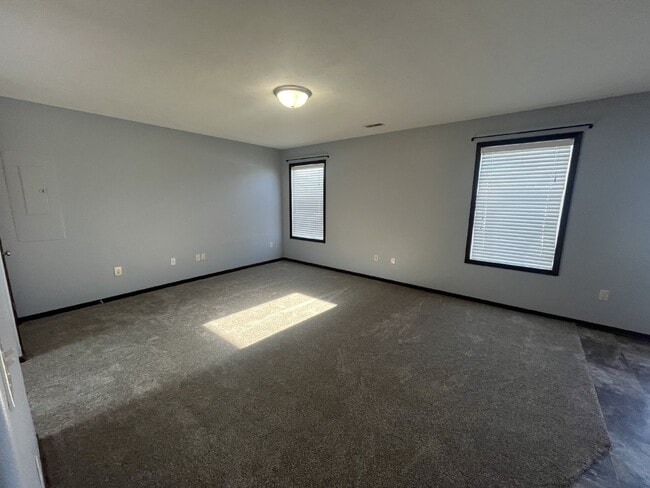 Building Photo - Newer 3-Bed Townhome in NW Columbus, attached double car garage and private back yard!