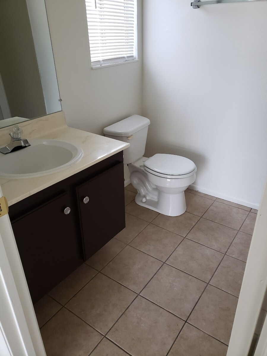 Building Photo - 3938 Irongate Ct