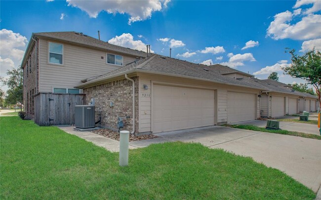 Building Photo - 9238 Solvista Pass Ln