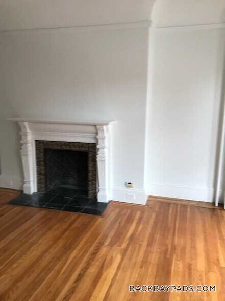 Building Photo - 499 Beacon St