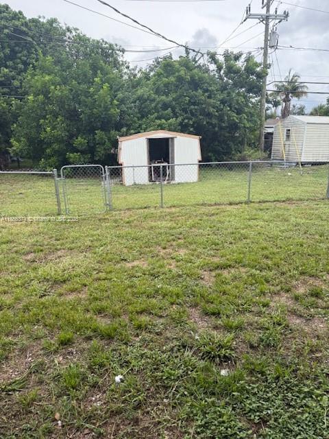 Building Photo - 6111 SW 39th Ct