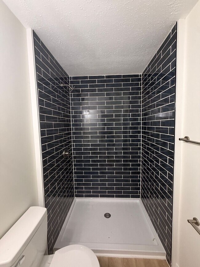 Building Photo - 7306 Nathan Hale Way