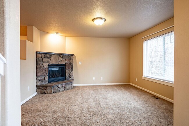 Building Photo - 20487 Brentwood Ave