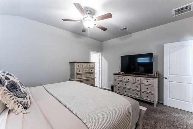 Building Photo - 306 Pecos Dr