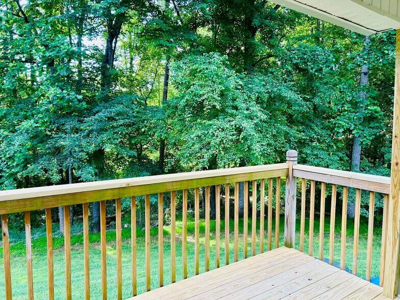 Building Photo - 3235 White Oak Ct