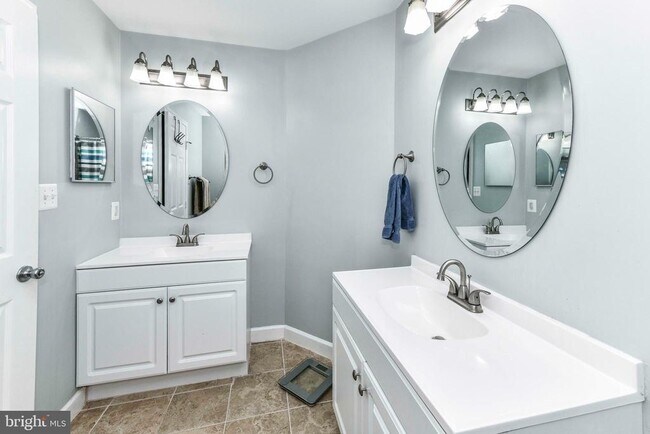 Building Photo - 11400 Windleaf Ct