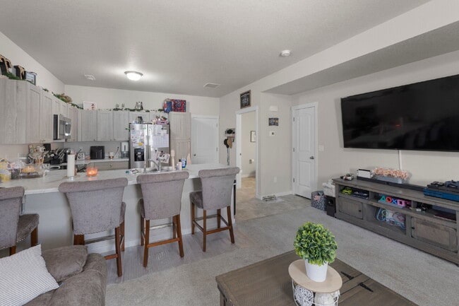 Building Photo - Modern 3 Bed Townhome with Garage – Water ...