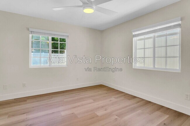 Building Photo - 13438 Buxton Ave