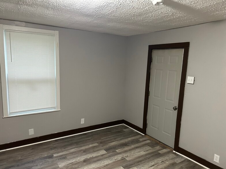 Building Photo - 3607 Grote St SW