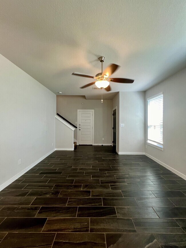 Building Photo - 374 Creekside Curve