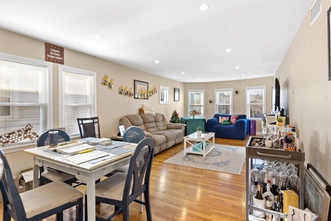 Building Photo - 143 Sydney St