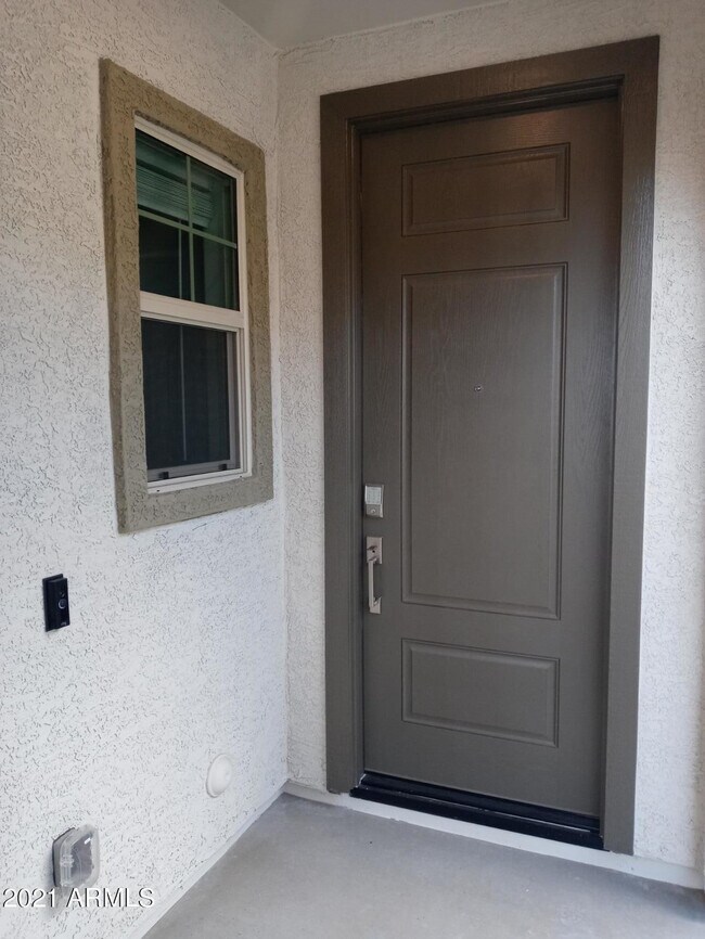 Building Photo - 440 S 202nd Ln