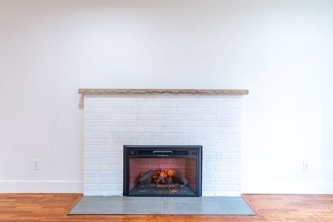 Building Photo - 4bed/3bath home in Finn Hill