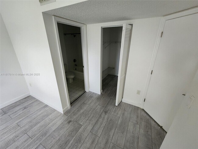 Building Photo - 6465 SW 130th Pl