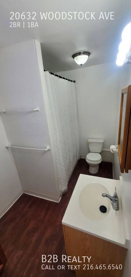 Building Photo - 20632 Woodstock Ave