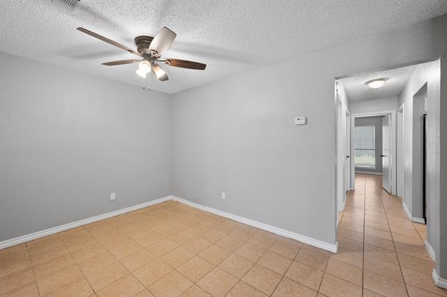 Building Photo - 3415 S Meadow Dr