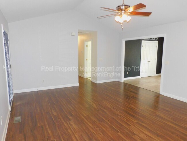 Building Photo - 2804 Mitchell Wood Dr