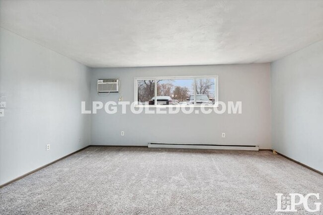 Building Photo - 6018 Secor Rd