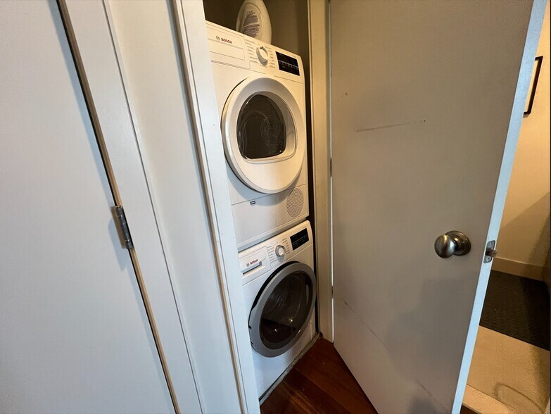 Building Photo - 460 Harrison Ave