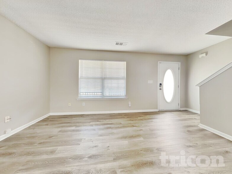 Building Photo - 30 Kendall Ln