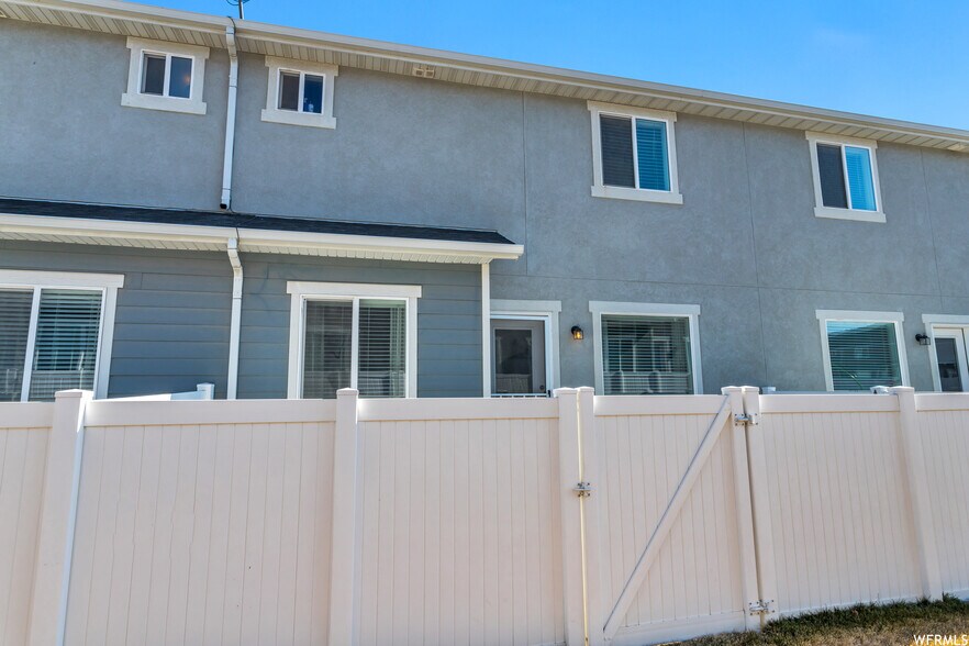 Building Photo - 7209 N Brook Rdg