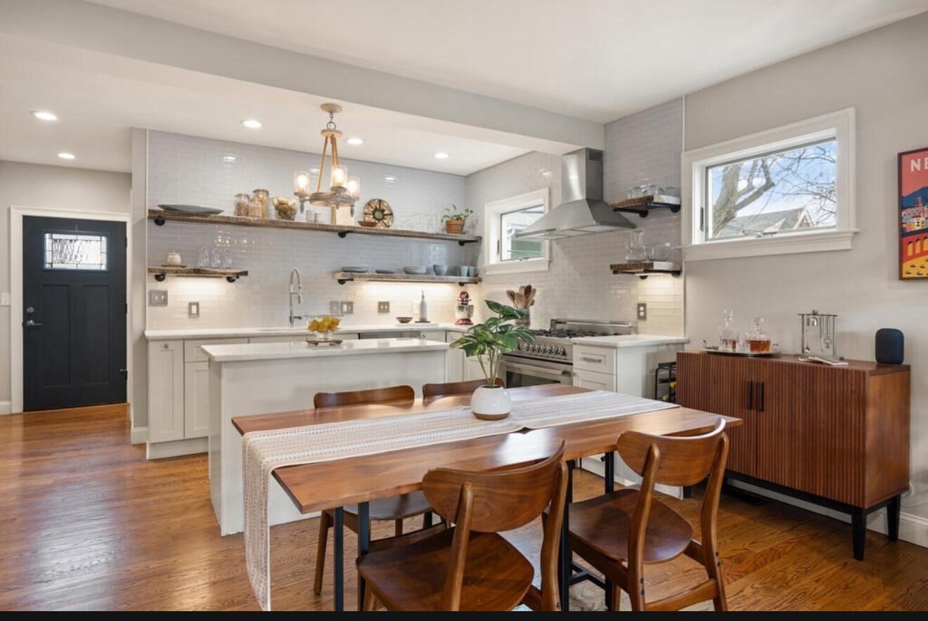 Kitchen and dining room - 8 Mount Vernon St