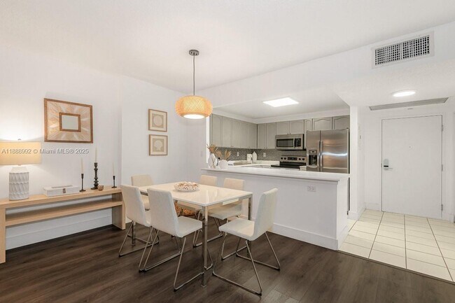 Building Photo - 2301 Collins Ave