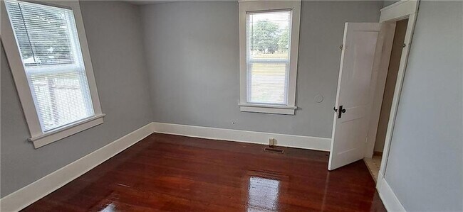Building Photo - 120 Fulkerson St