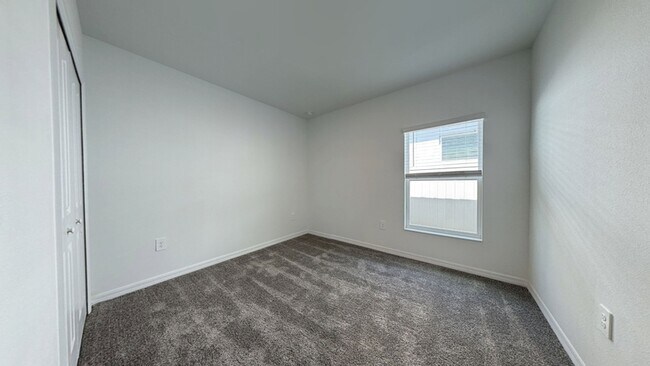Building Photo - 1240 Tyler Lp