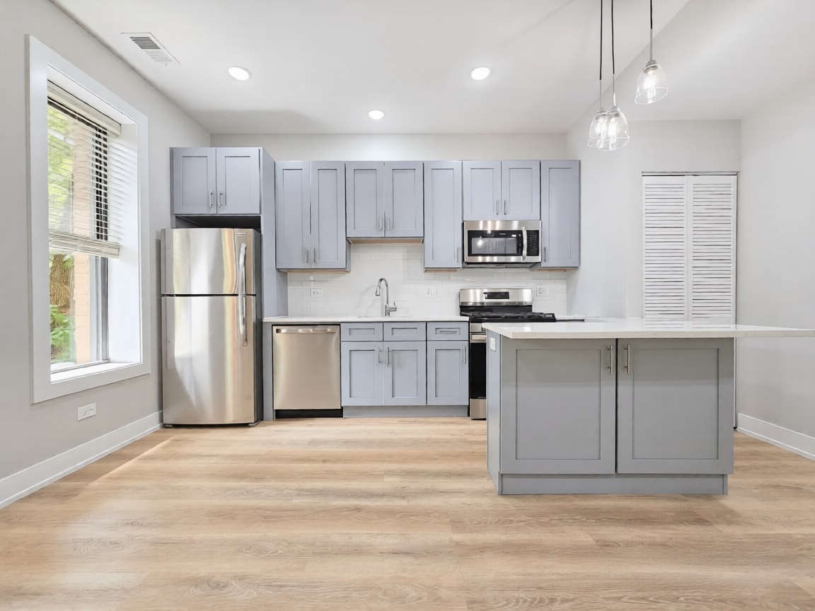 Building Photo - 441 W Belden Ave