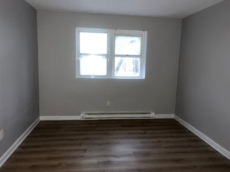 Building Photo - 13945 Superior Rd