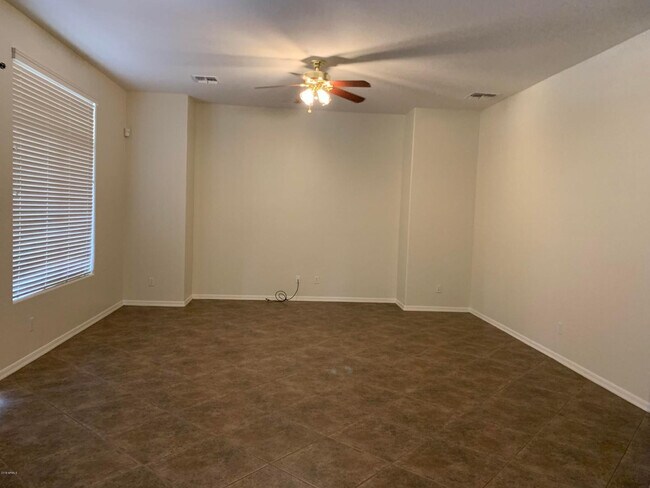 Building Photo - 1530 W Thompson Way