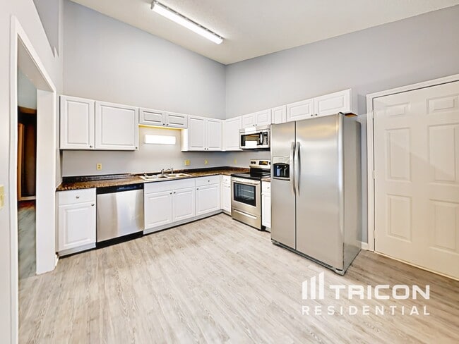 Building Photo - 305 Trowbridge Rd