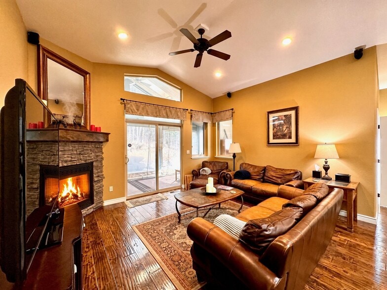 Building Photo - 153 Oakmont Lp