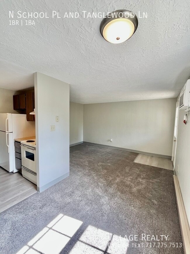 Building Photo - 335 N School Pl