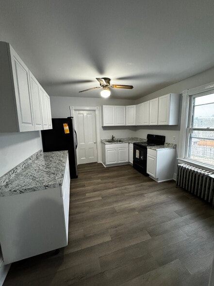 Kitchen - 121 Mercer St