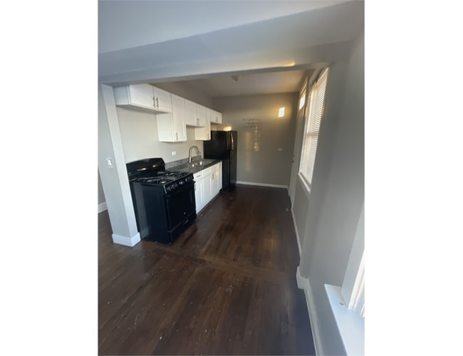 Building Photo - 2436 W 64th St