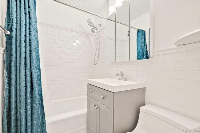 Building Photo - 66-01 Burns St