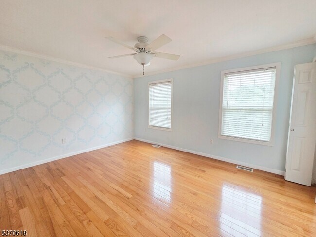 Building Photo - 3705 Pinhorn Dr