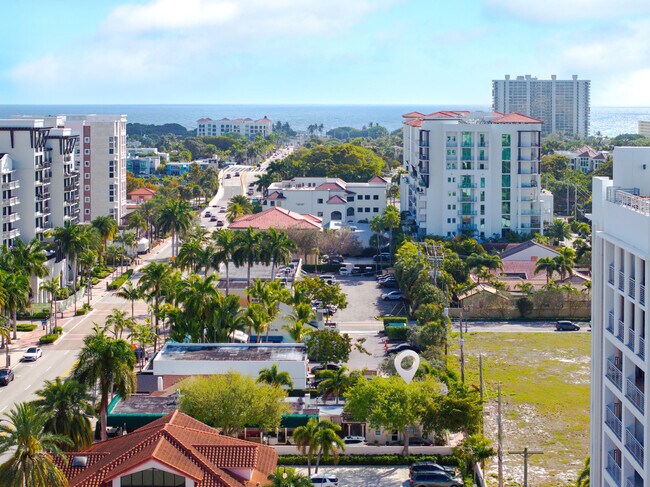 Building Photo - 364 E Palmetto Park Rd