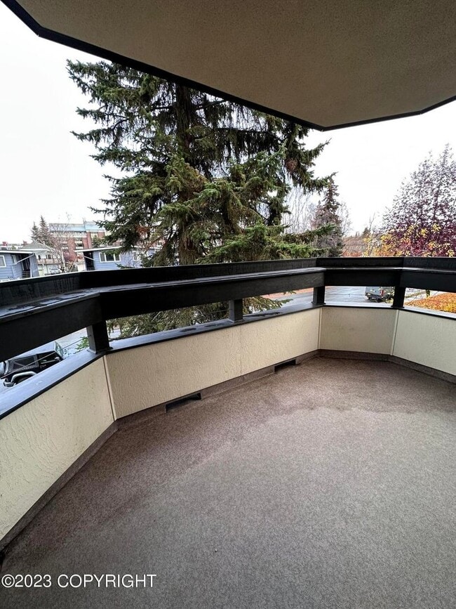 Building Photo - Beautiful park place condo
