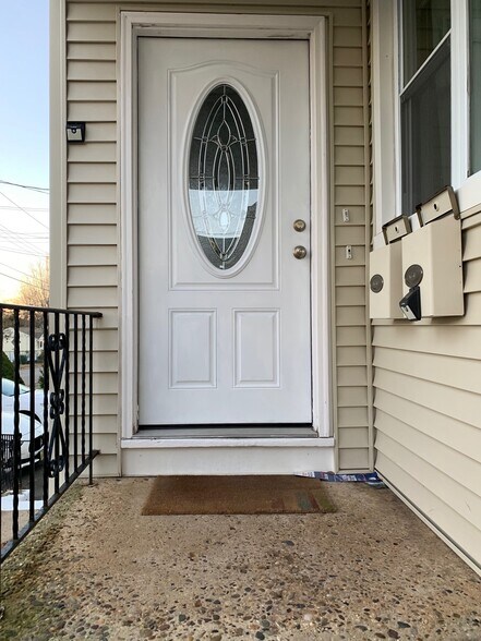 Front entrance - 41 Reilly Ct