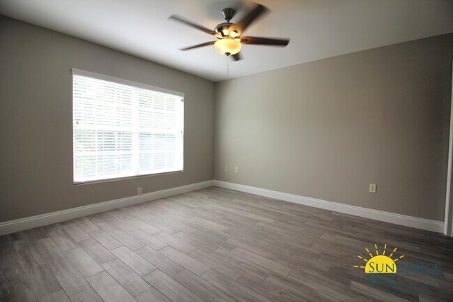 Building Photo - Beautiful 2 Bedroom Unit in Bluewater Bay